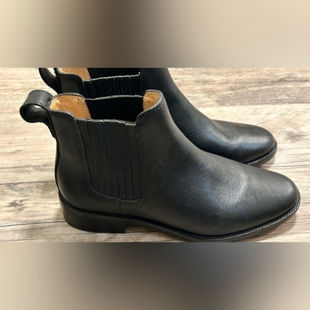 Madewell The Cleary Chelsea Boot In Leather - Women